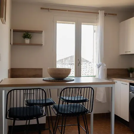 Le Grand Riche , Vue Sur Les Alpilles Apartment Saint-Remy-de-Provence